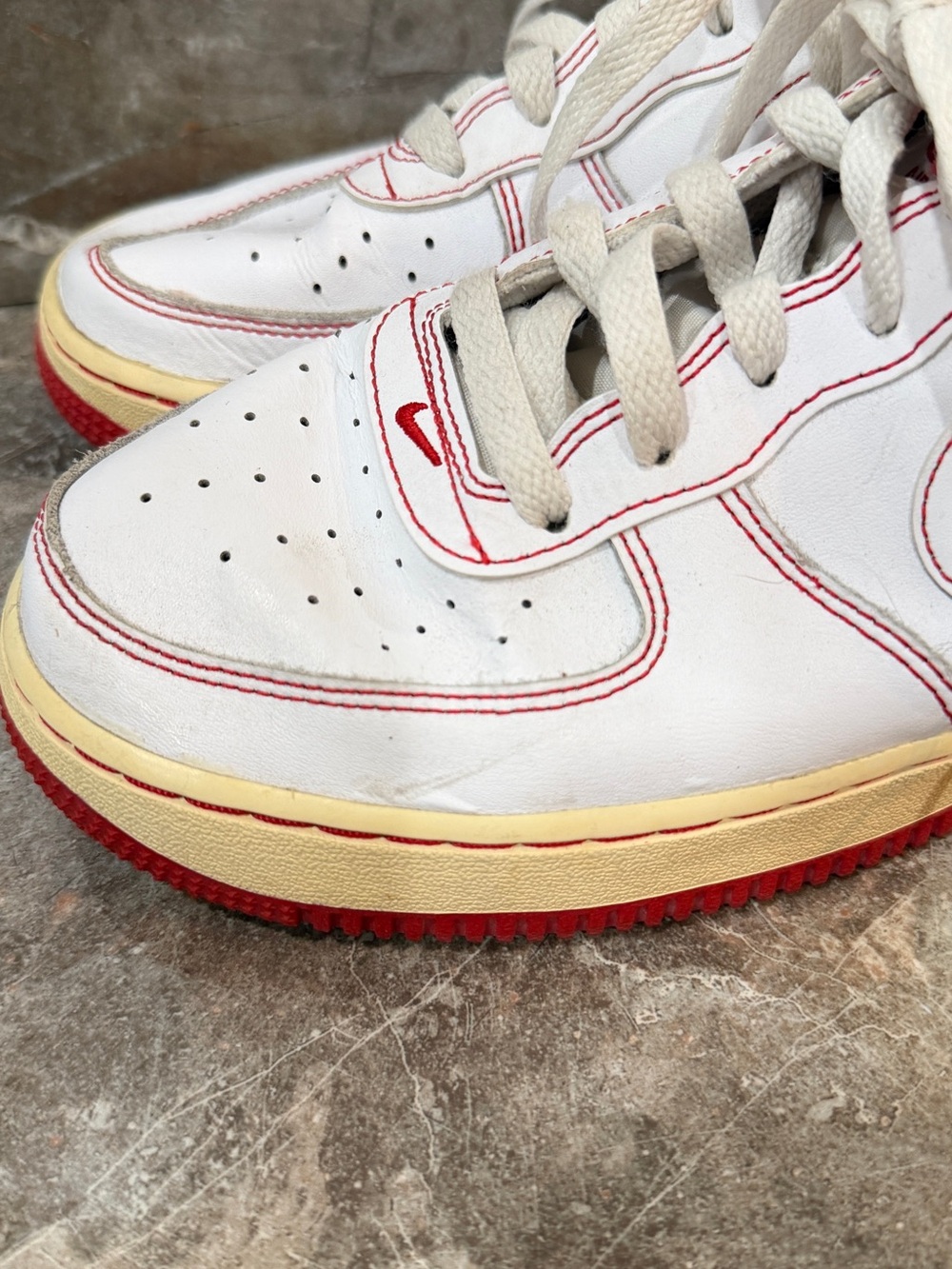 Nike White and Red Kids Low-Top Sneakers - Picture 5 of 6